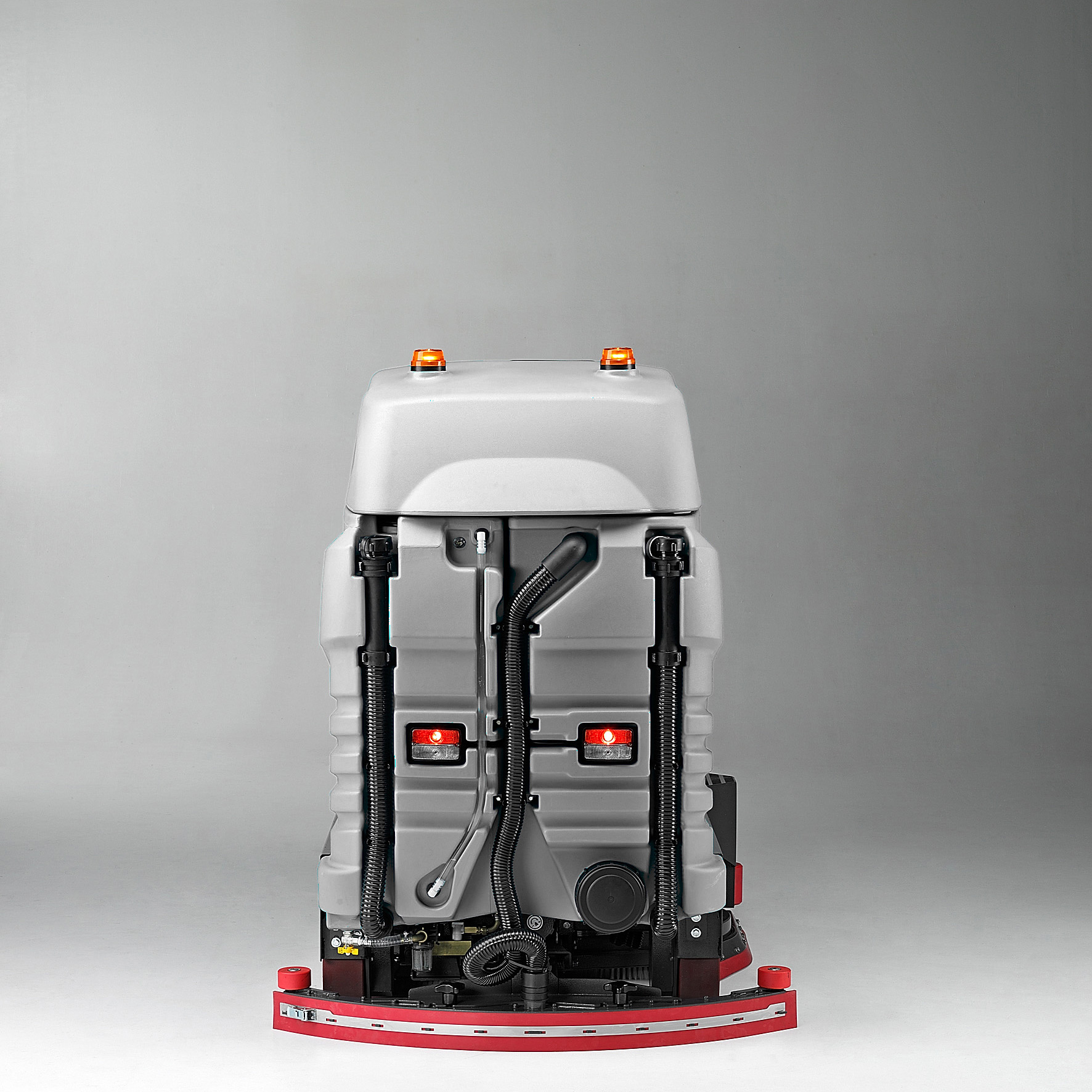 EMPTY TANKS WITH EASY DRAIN HOSE M1100 R RIDE ON SCRUBBER DRYER MACH